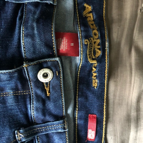 Distressed jeans - Picture 2 of 2